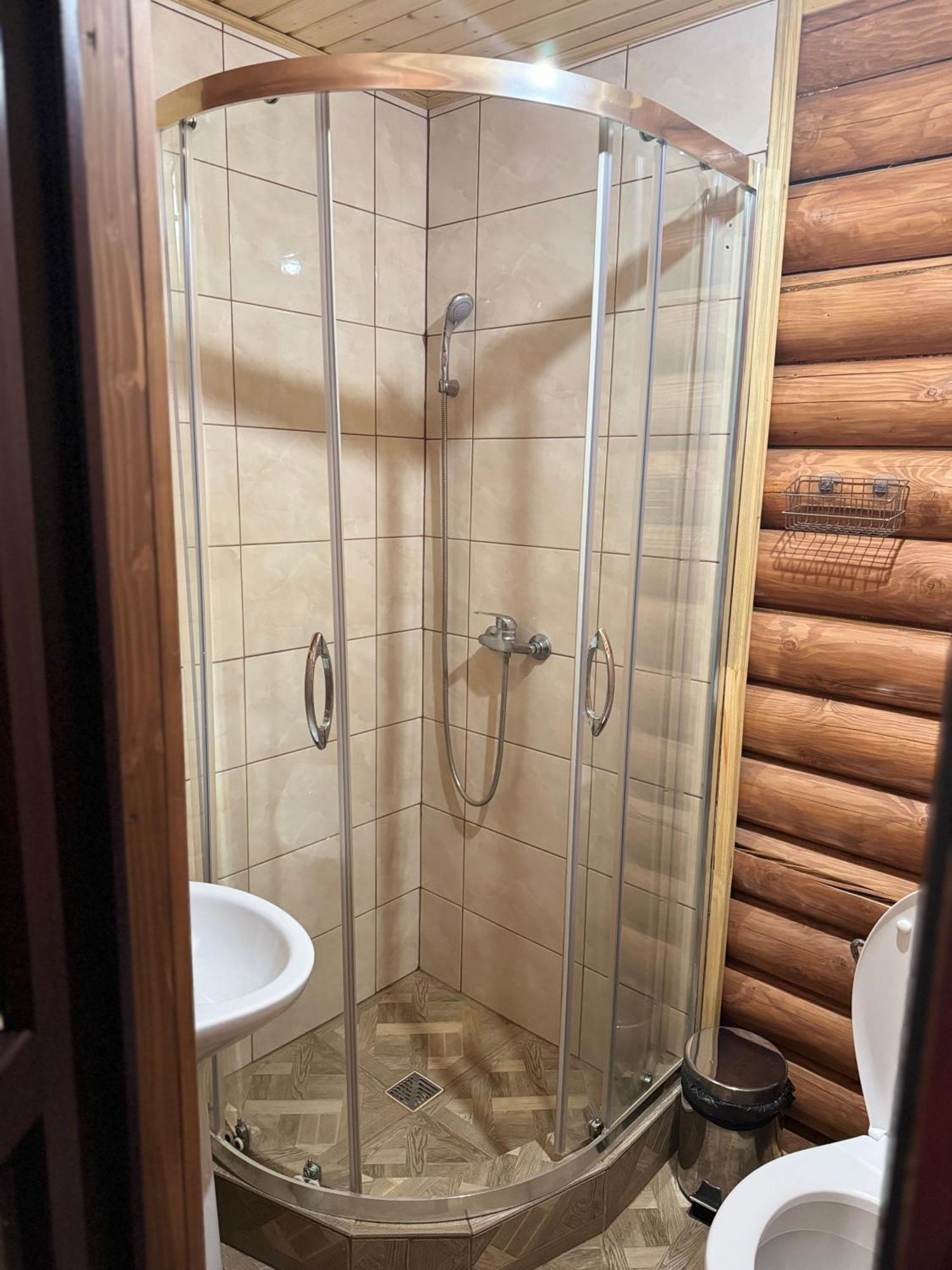 Садиба Mishel Yablunytsya Esterno foto